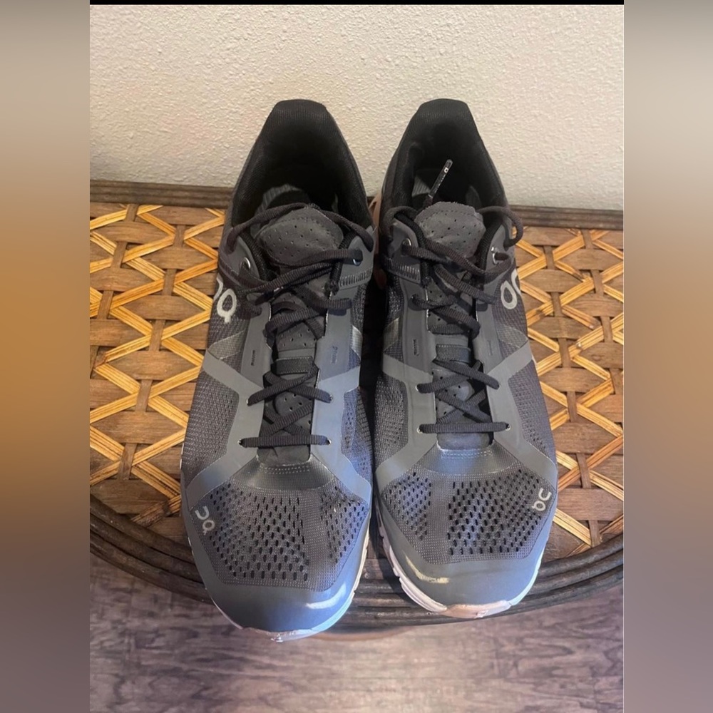 On Running women’s shoes size 11